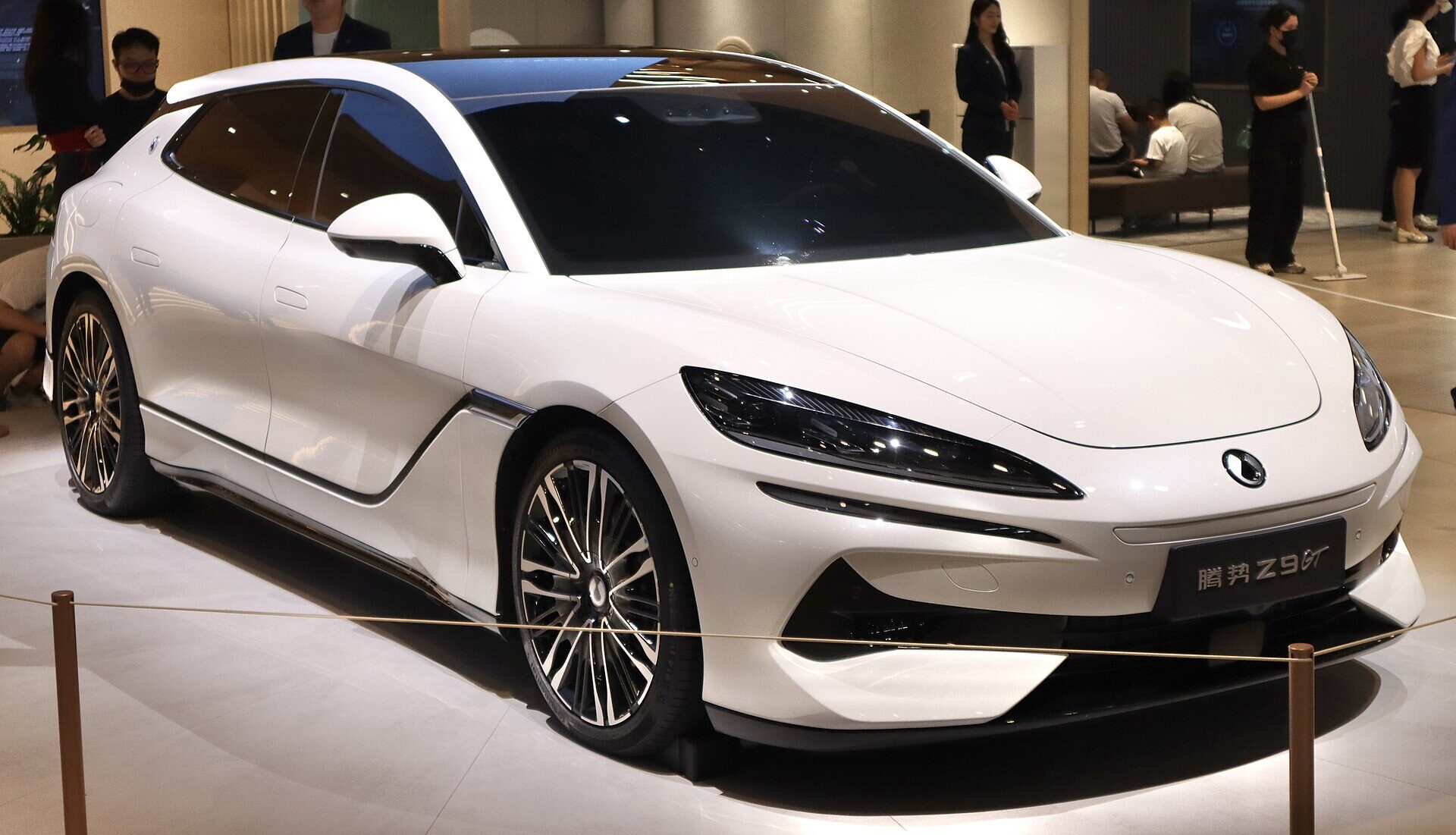 Denza Z9 GT — sportowy GT (Wikimedia Commons)
